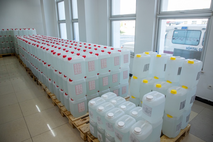 Remise des kits d'hémodialyse à l'hôpital ELBO d'OYO