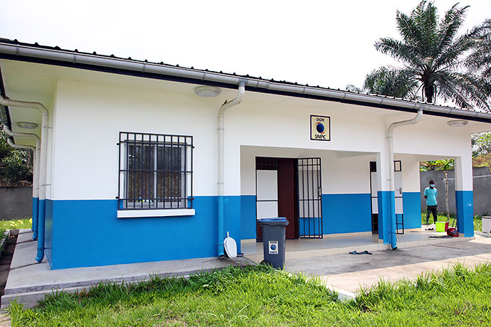 Remise du Centre de Santé Intégré de TCHIMINZI Remise du Centre de Santé Intégré de TCHIMINZI