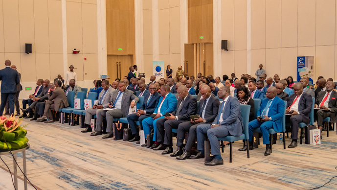 Lancement du roadshow sur "l’emprunt obligataire par appel public à l'épargne" de la SNPC à Brazzaville Lancement du roadshow sur "l’emprunt obligataire par appel public à l'épargne" de la SNPC à Brazzaville