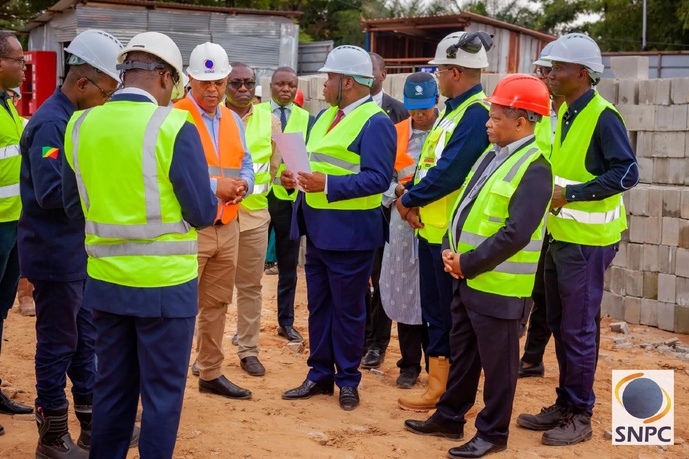 Visite du Chantier de la Tour SNPC : Le Directeur Général Salue l’Avancée des Travaux Visite du Chantier de la Tour SNPC : Le Directeur Général Salue l’Avancée des Travaux