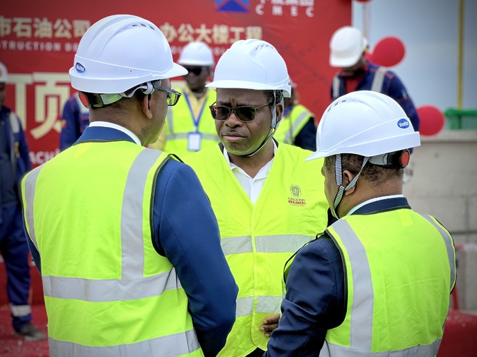 Cérémonie d’achèvement du gros œuvre de la future Tour SNPC Cérémonie d’achèvement du gros œuvre de la future Tour SNPC