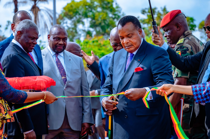 Inauguration du Lycée d’Enseignement Général Simon-Pierre Kikhounga-Ngot à LOUVAKOU