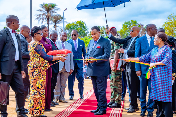 Inauguration du Lycée d’Enseignement Général Simon-Pierre Kikhounga-Ngot à LOUVAKOU
