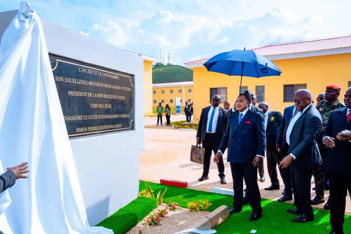 Inauguration du Lycée d’Enseignement Général Simon-Pierre Kikhounga-Ngot à LOUVAKOU