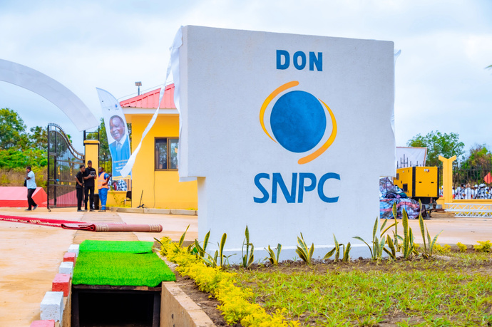 Inauguration du Lycée d’Enseignement Général Simon-Pierre Kikhounga-Ngot à LOUVAKOU Inauguration du Lycée d’Enseignement Général Simon-Pierre Kikhounga-Ngot à LOUVAKOU