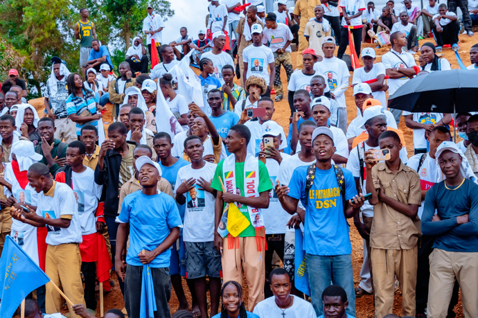 Inauguration du Lycée d’Enseignement Général Simon-Pierre Kikhounga-Ngot à LOUVAKOU Inauguration du Lycée d’Enseignement Général Simon-Pierre Kikhounga-Ngot à LOUVAKOU