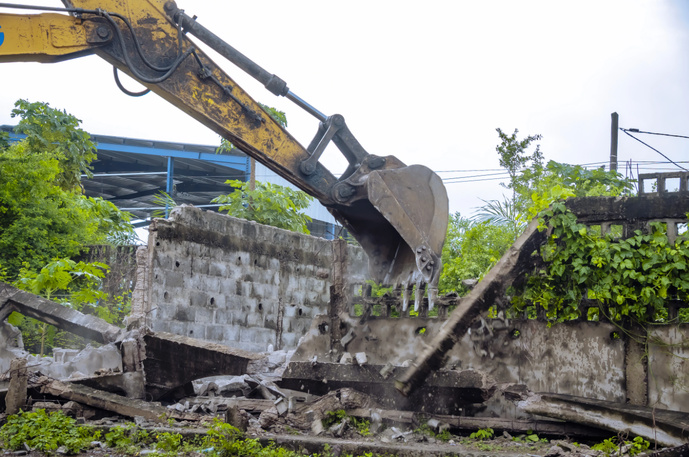 Rituels traditionnels sur les sites des futures écoles de l'Amitié et Angola Libre