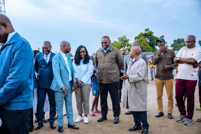 Rituels traditionnels sur les sites des futures écoles de l'Amitié et Angola Libre Rituels traditionnels sur les sites des futures écoles de l'Amitié et Angola Libre