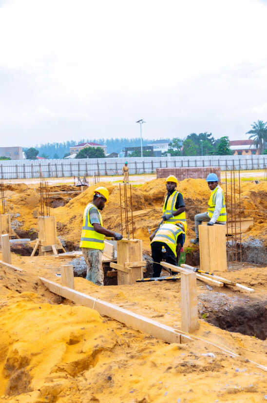 Visite du futur dépôt en construction - SNPC Aviation