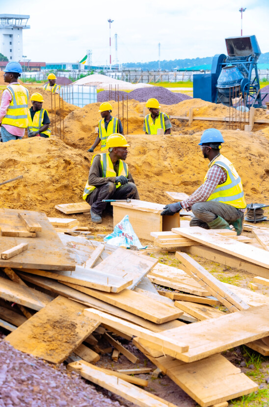 Visite du futur dépôt en construction - SNPC Aviation