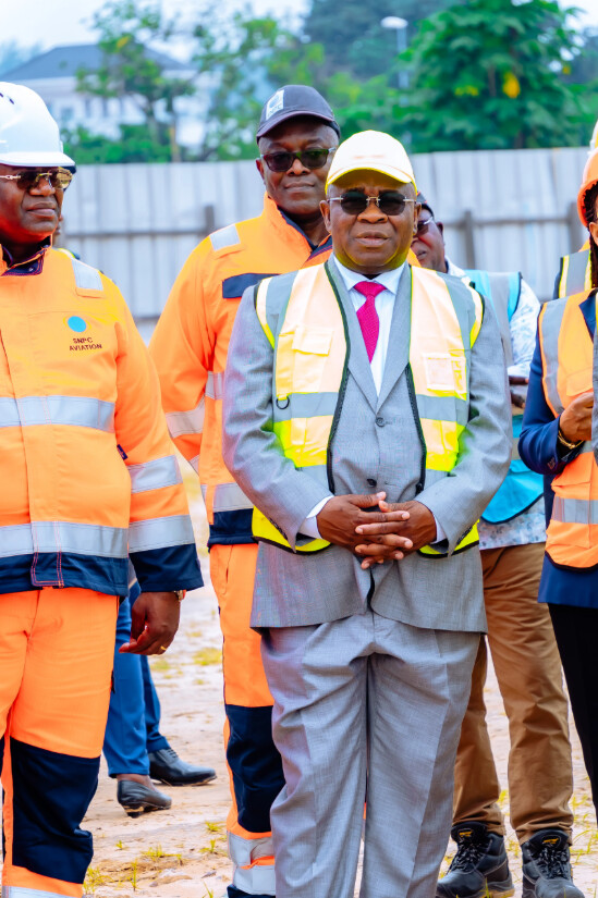 Visite du futur dépôt en construction - SNPC Aviation