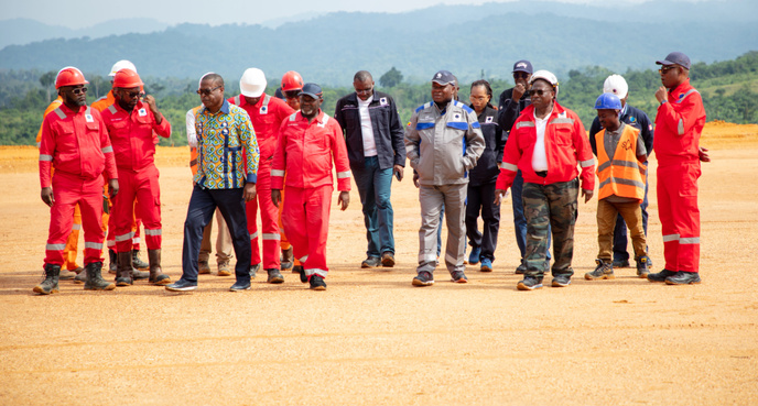 Le Directeur Général en visite sur les sites pétroliers de Nanga I et du Mayombe Le Directeur Général en visite sur les sites pétroliers de Nanga I et du Mayombe