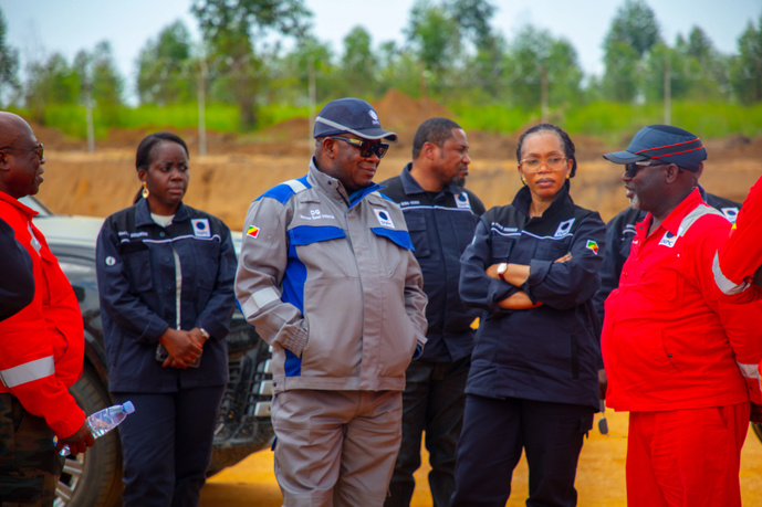 Le Directeur Général en visite sur les sites pétroliers de Nanga I et du Mayombe Le Directeur Général en visite sur les sites pétroliers de Nanga I et du Mayombe