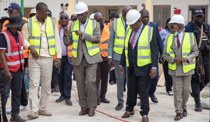 Plusieurs visites officielles sur le chantier du complexe scolaire Angola Libre Plusieurs visites officielles sur le chantier du complexe scolaire Angola Libre