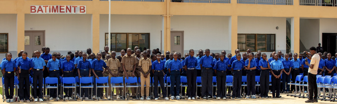 Cérémonie de remise des prix de fin d'année du Lycée Simon Pierre Kikhounga-Ngot de Louvakou(Dolisie) Cérémonie de remise des prix de fin d'année du Lycée Simon Pierre Kikhounga-Ngot de Louvakou(Dolisie)