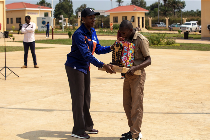 Cérémonie de remise des prix de fin d'année du Lycée Simon Pierre Kikhounga-Ngot de Louvakou(Dolisie)