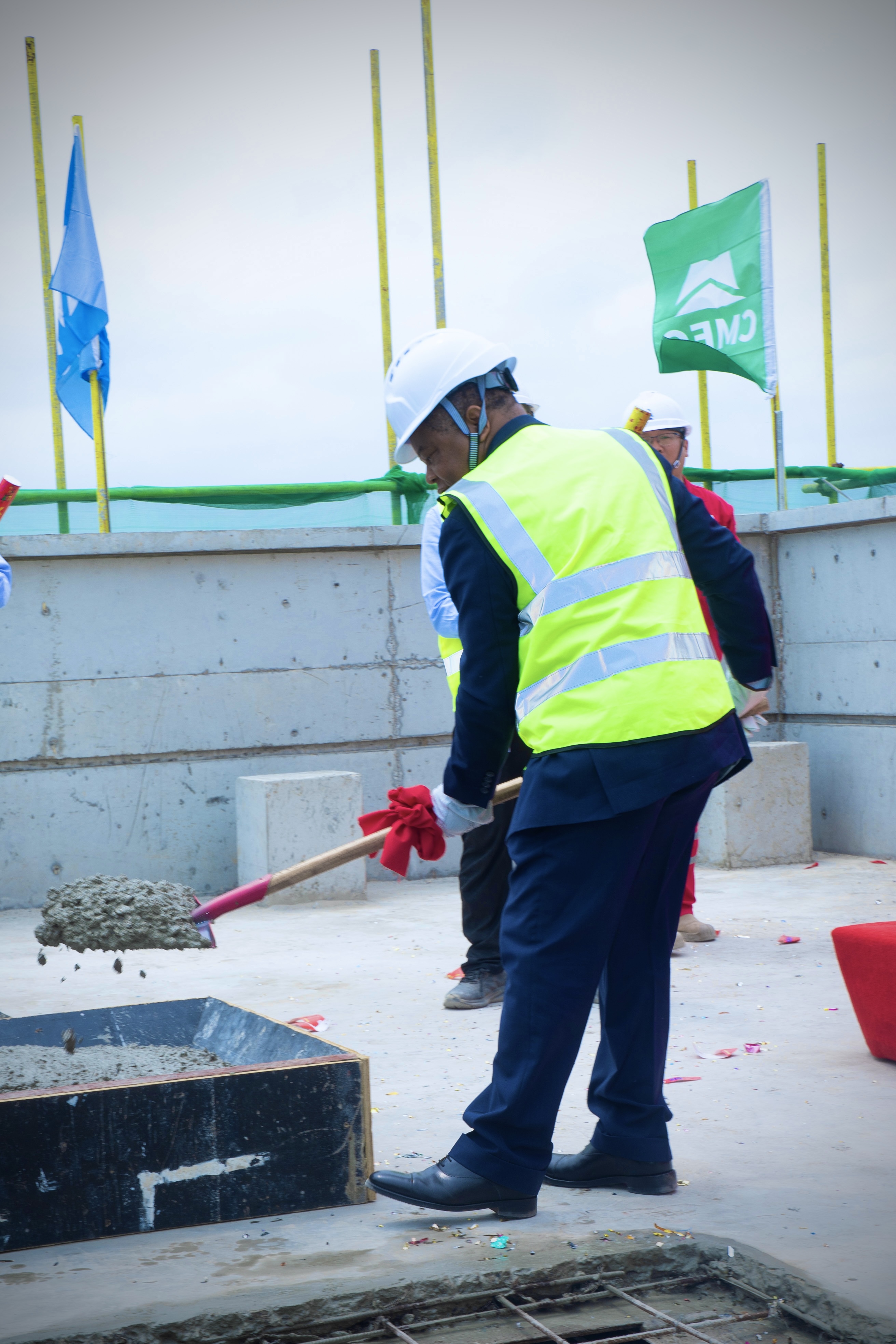 Cérémonie d’achèvement du gros œuvre de la future Tour SNPC Cérémonie d’achèvement du gros œuvre de la future Tour SNPC