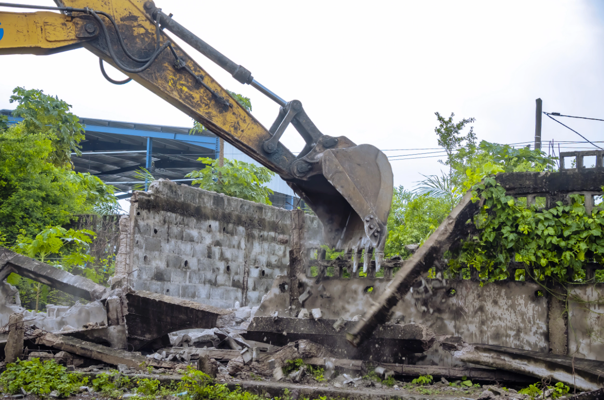 Rituels traditionnels sur les sites des futures écoles de l'Amitié et Angola Libre