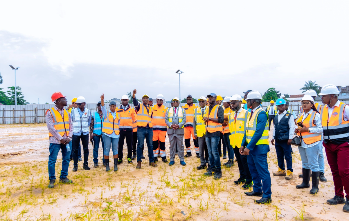 Visite du futur dépôt en construction - SNPC Aviation