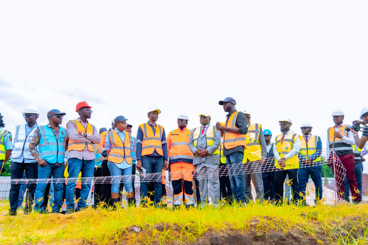 Visite du futur dépôt en construction - SNPC Aviation