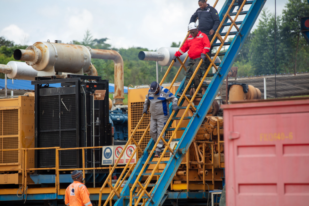 Le Directeur Général en visite sur les sites pétroliers de Nanga I et du Mayombe