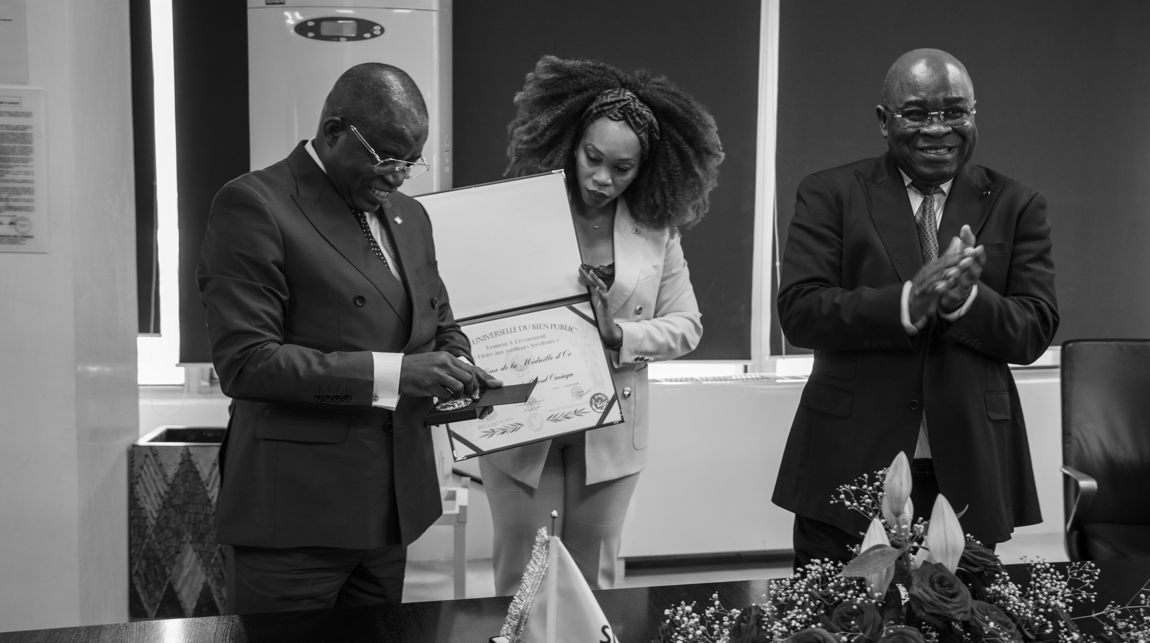 Monsieur Maixent Raoul Ominga honoré par la Médaille d’or de la Ligue universelle du bien public