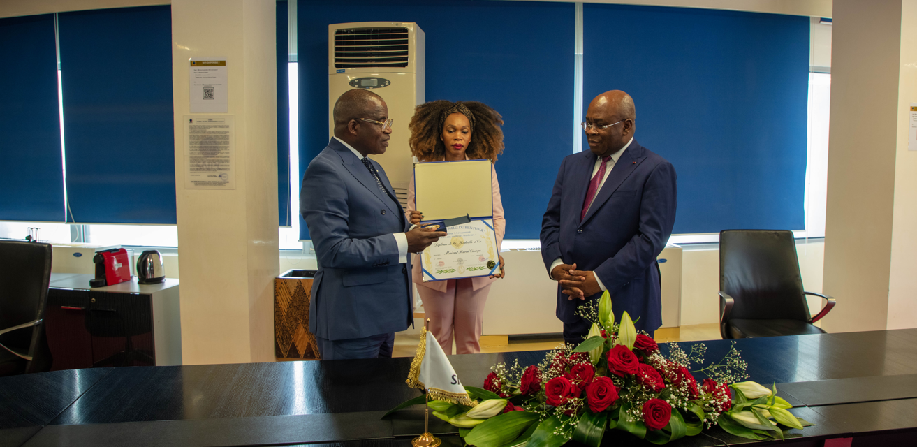 Monsieur Maixent Raoul Ominga honoré par la Médaille d’or de la Ligue universelle du bien public