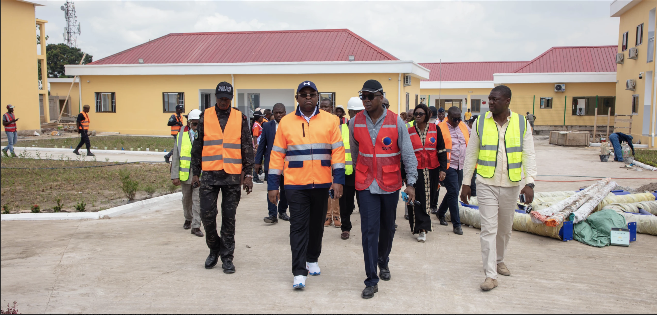 Plusieurs visites officielles sur le chantier du complexe scolaire Angola Libre