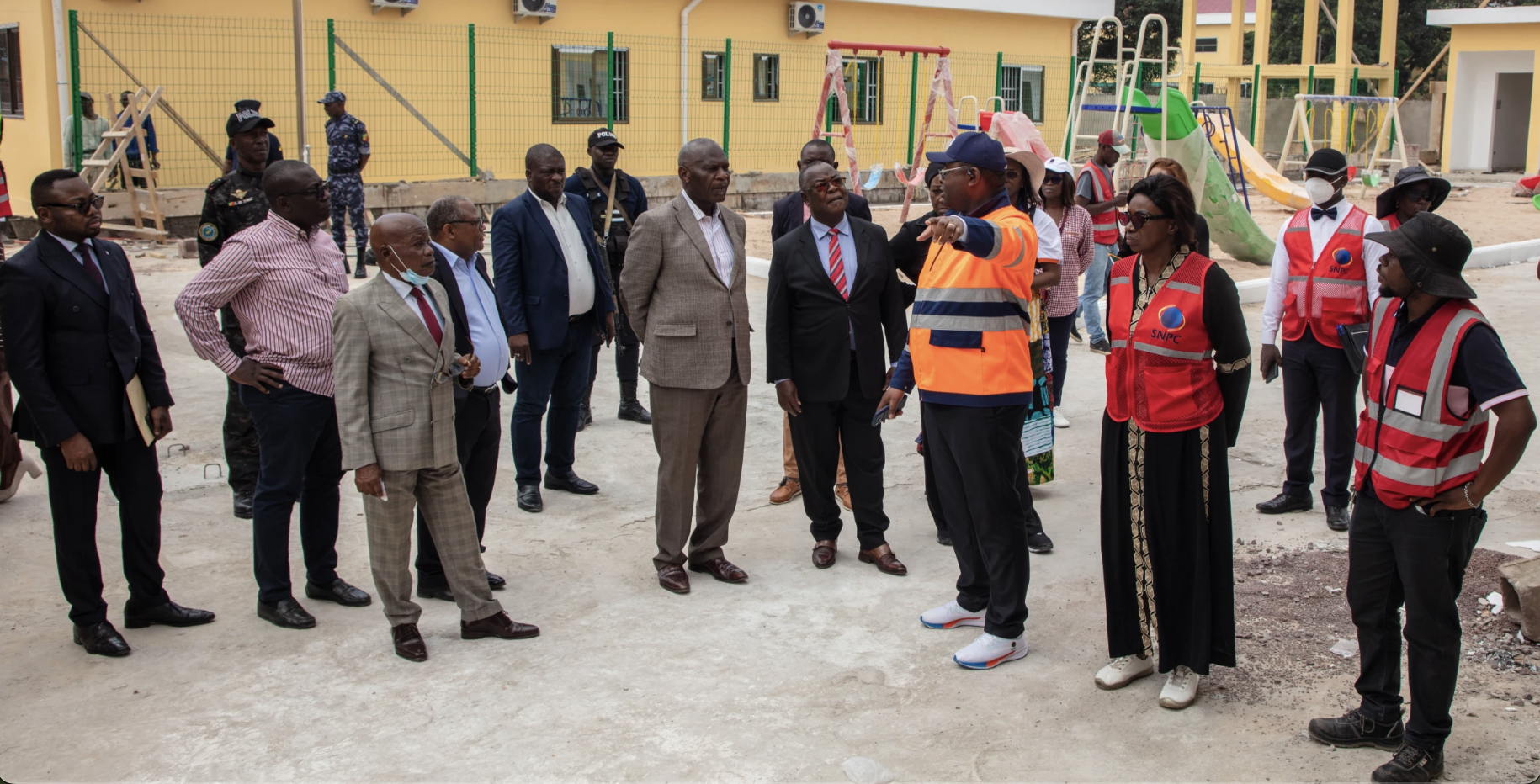 Plusieurs visites officielles sur le chantier du complexe scolaire Angola Libre
